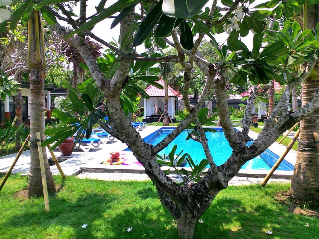 Готель D'Mell Bali Нуса-Дуа Екстер'єр фото